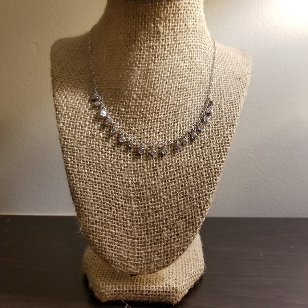 (NWOT) Delicate Geometric Necklace